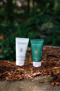 Moi Forest Baby Cream ja Multipurpose Cream metsän keskellä